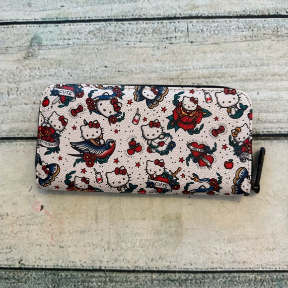 Super Cute! ♥️Hello Kitty Sanrio Art Tattoo Long zipper wallet. - Picture 3 of 12